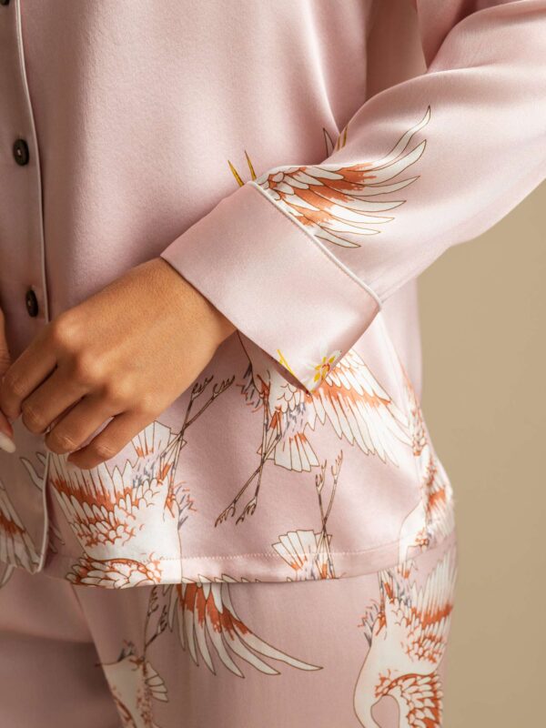 100% mulberry silk Women's Long Crane Print silk Pajamas Set with outlines silhouette