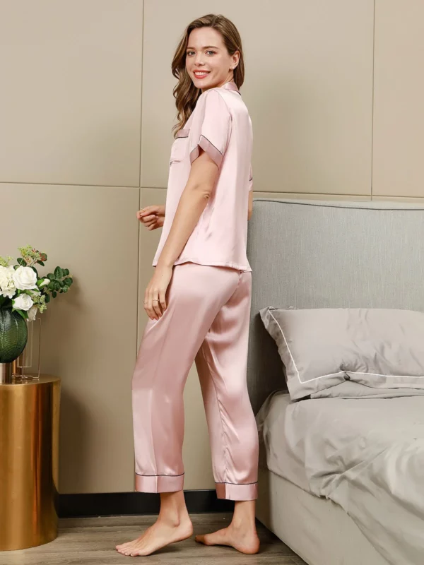 100% mulberry silk Women's short sleeve silk Pajamas Set with outlines silhouette