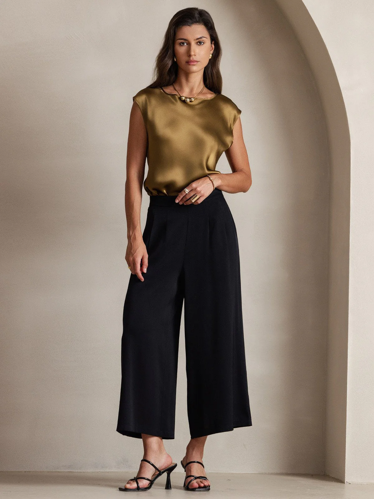 19Momme mulberry Silk Cap Sleeve Round Neck Women