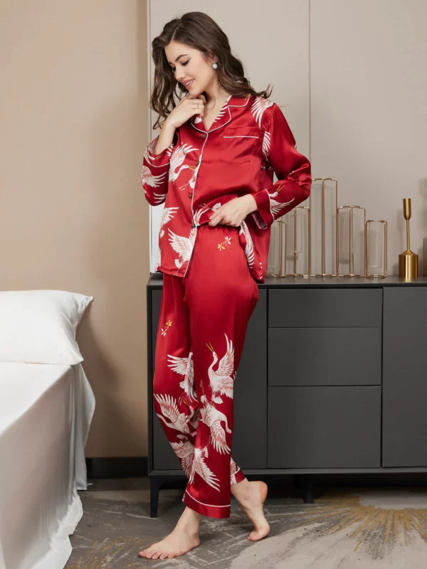 100% mulberry silk Women's Long Crane Print silk Pajamas Set with outlines silhouette