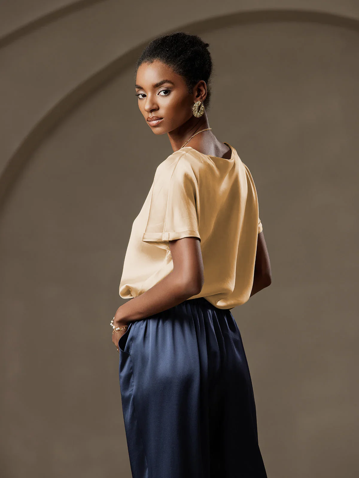 19Momme mulberry Silk Short Sleeve Boat Neck Women