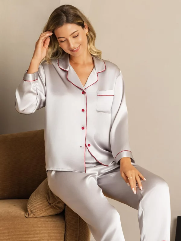 100% mulberry silk Women's Long Sleeve Silk satin Pajamas Set with outlines silhouette
