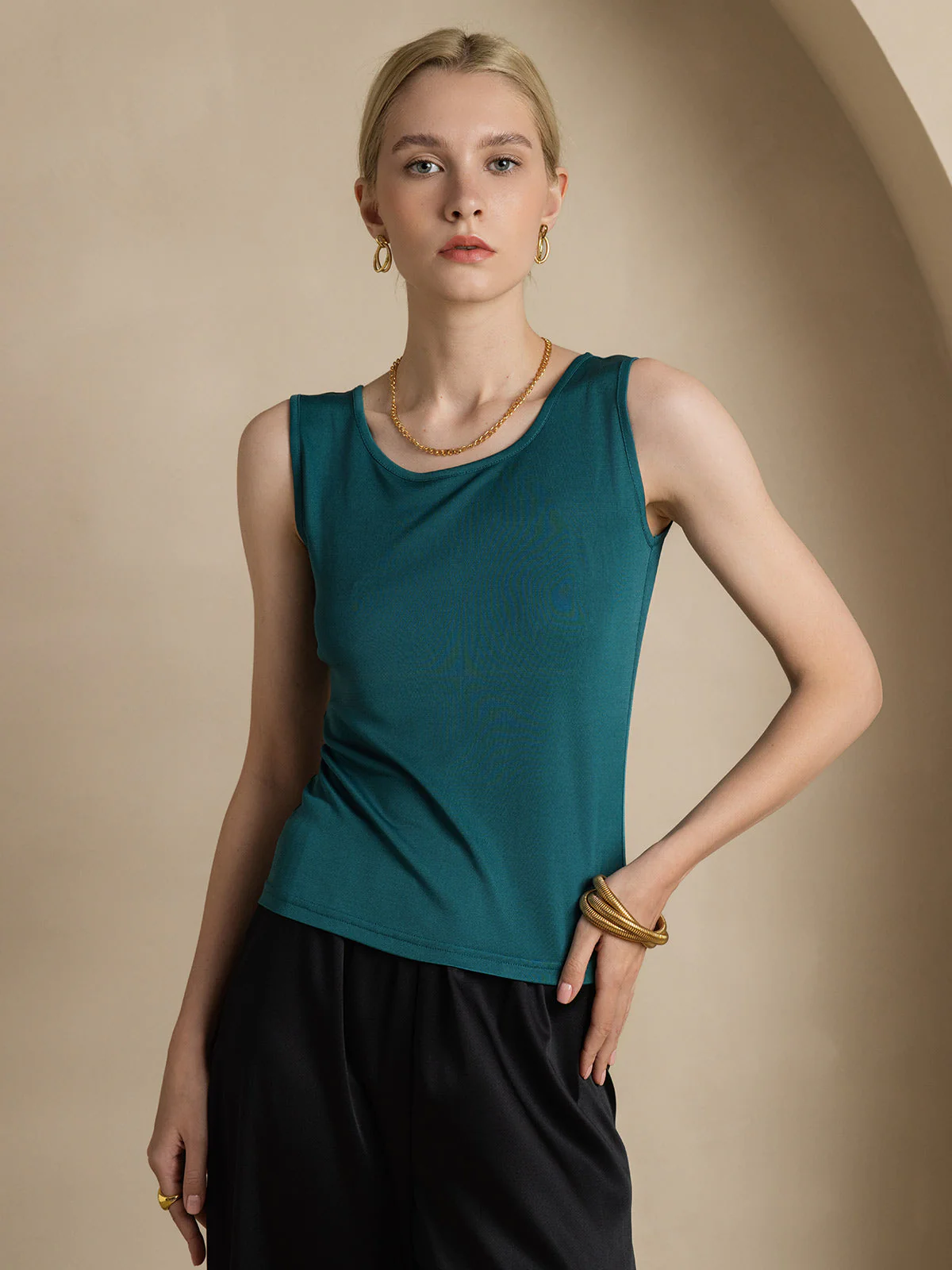 19Momme 100% mulberry Silk Sleeveless Round Neck Women